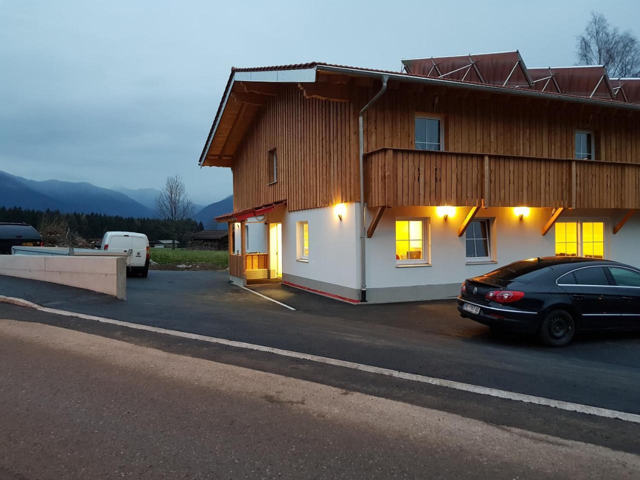 Gaestehaus Am Hahnenkamm Reutte Exterior foto
