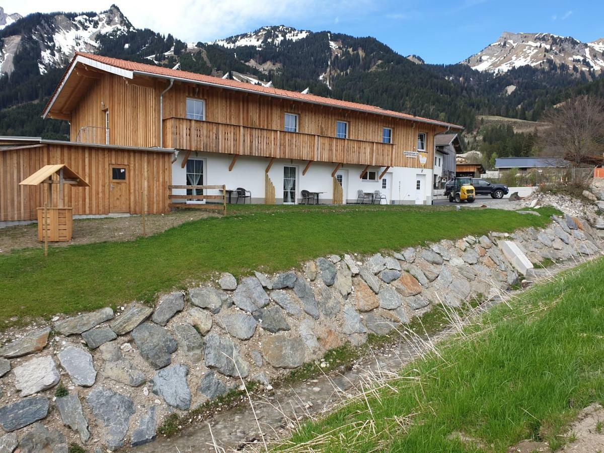 Gaestehaus Am Hahnenkamm Reutte Exterior foto